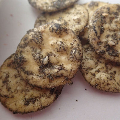 comprar Biscoito do arroz do sésamo do preto dos biscoitos 5kg do arroz de Senbei do sabor do milho online manufacture