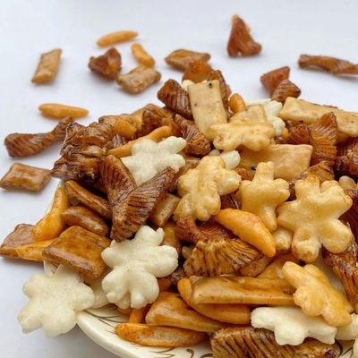 comprar Petiscos misturados japoneses dos biscoitos do arroz do molho de soja da nutrição deliciosa por atacado dos petiscos online manufacture