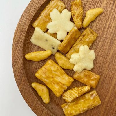 comprar Biscoitos friáveis do arroz do molho de soja online manufacture