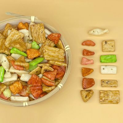 comprar Biscoito colorido do arroz dos petiscos misturados da grão do estilo japonês dos biscoitos do arroz online manufacture