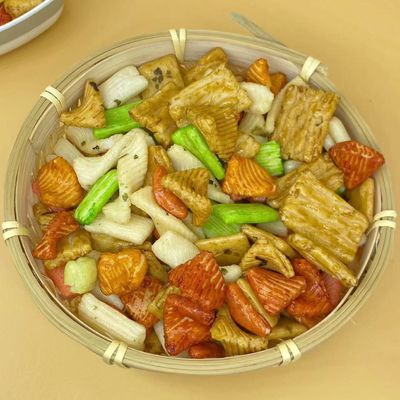 comprar Petiscos japoneses do biscoito do arroz da alga do estilo de Tailândia misturados online manufacture