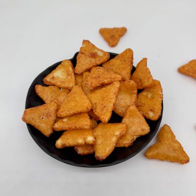 Biscoitos de arroz de origem artesanal textura crocante baixa em calorias para encomendas em massa