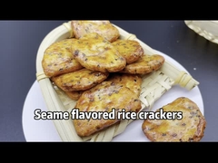 Caril friável Chili Black Pepper Flavor Snack Fried Rice Cracker da alga dos biscoitos do arroz